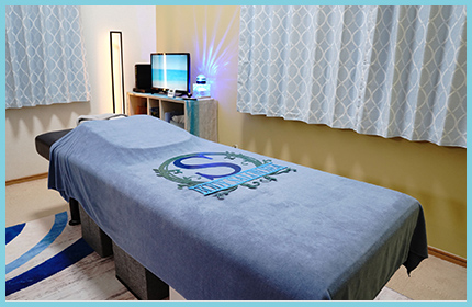 清潔感のある施術ベッド